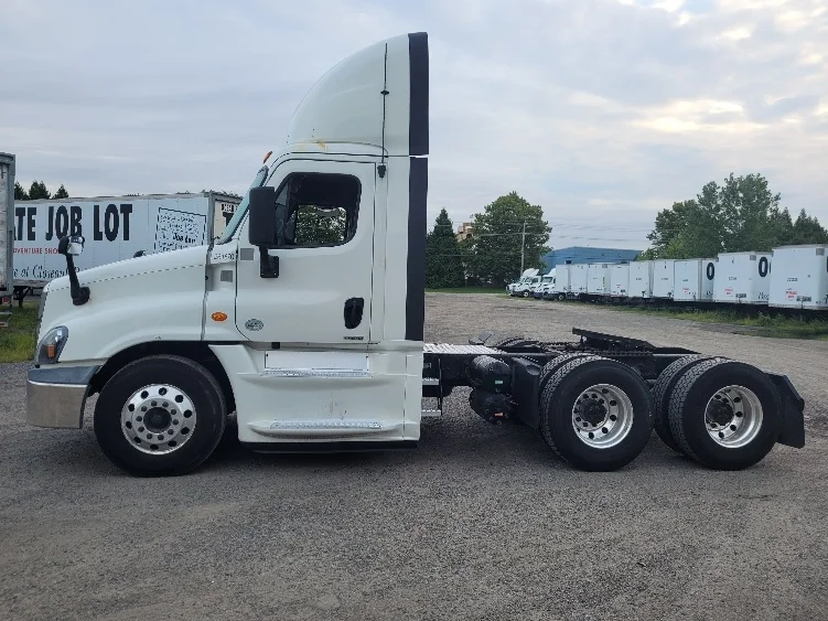 2019 Freightliner Cascadia in Fitchburg, MA — photo 4