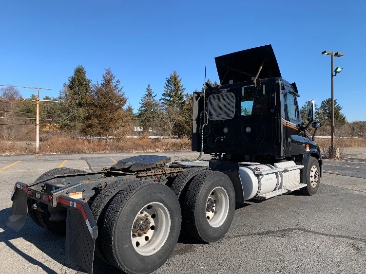 2019 Freightliner Cascadia in Norton, MA — photo 7