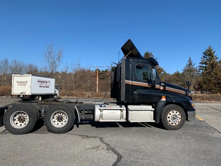 2019 Freightliner Cascadia in Norton, MA — photo 8