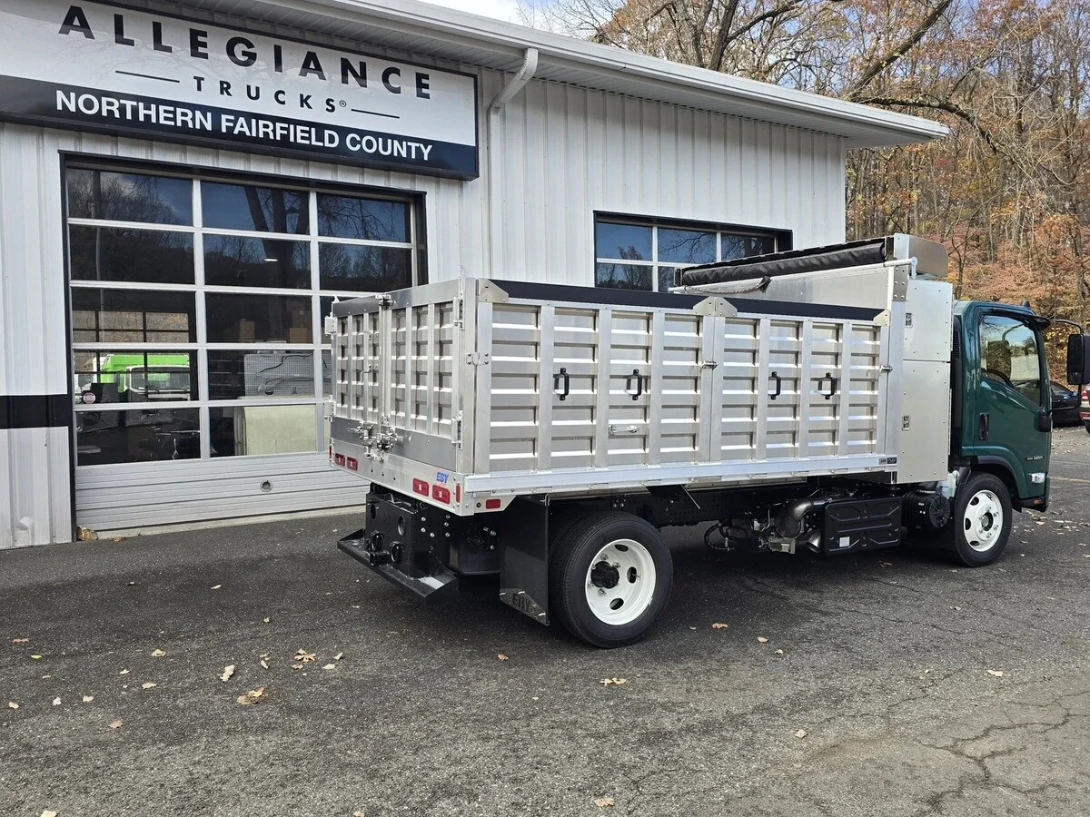 2025 Isuzu NRR - image 9