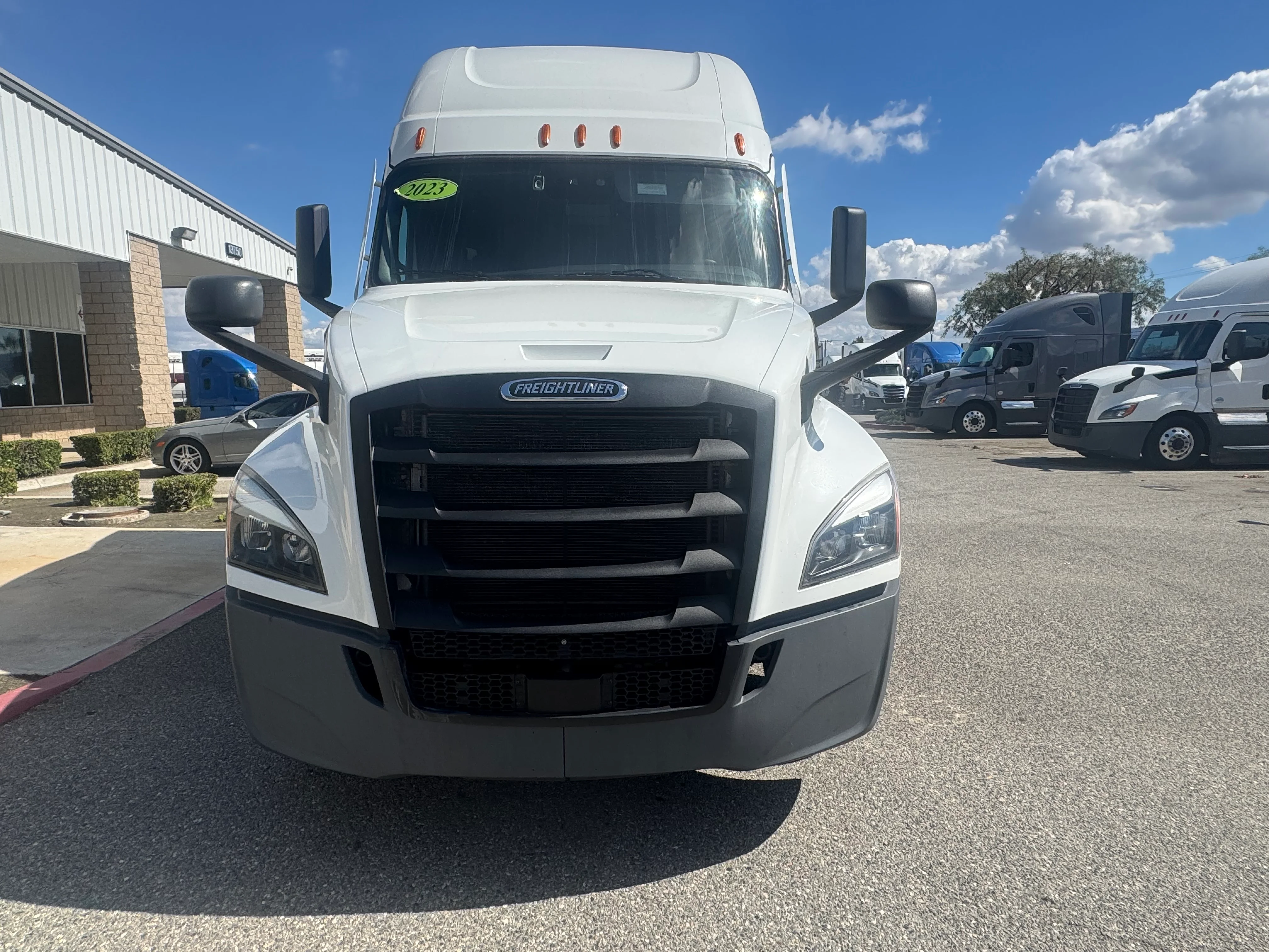2023 Freightliner Cascadia in Selectrucks Fontana, CA — photo 2