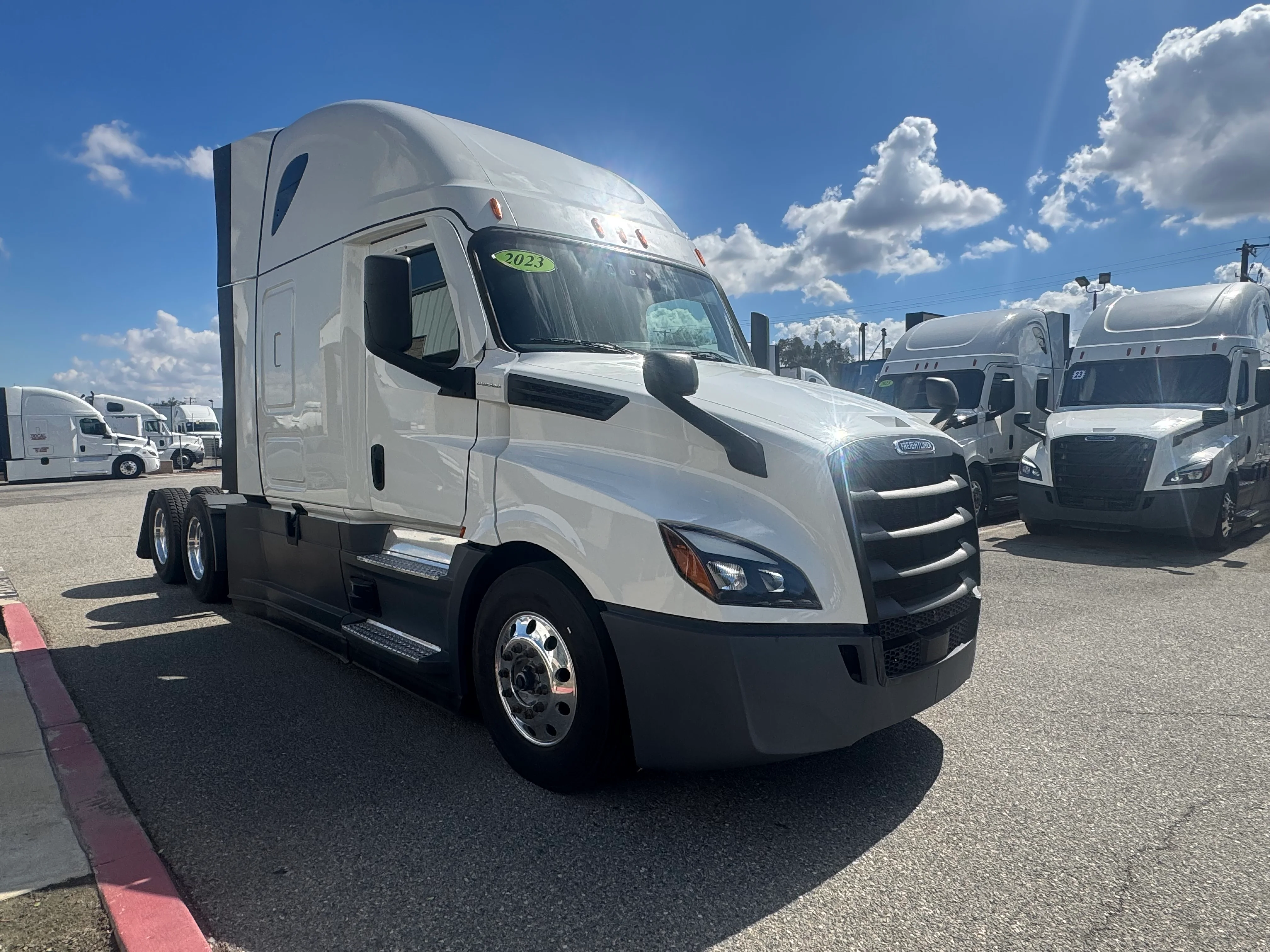 2023 Freightliner Cascadia in Selectrucks Fontana, CA — photo 8