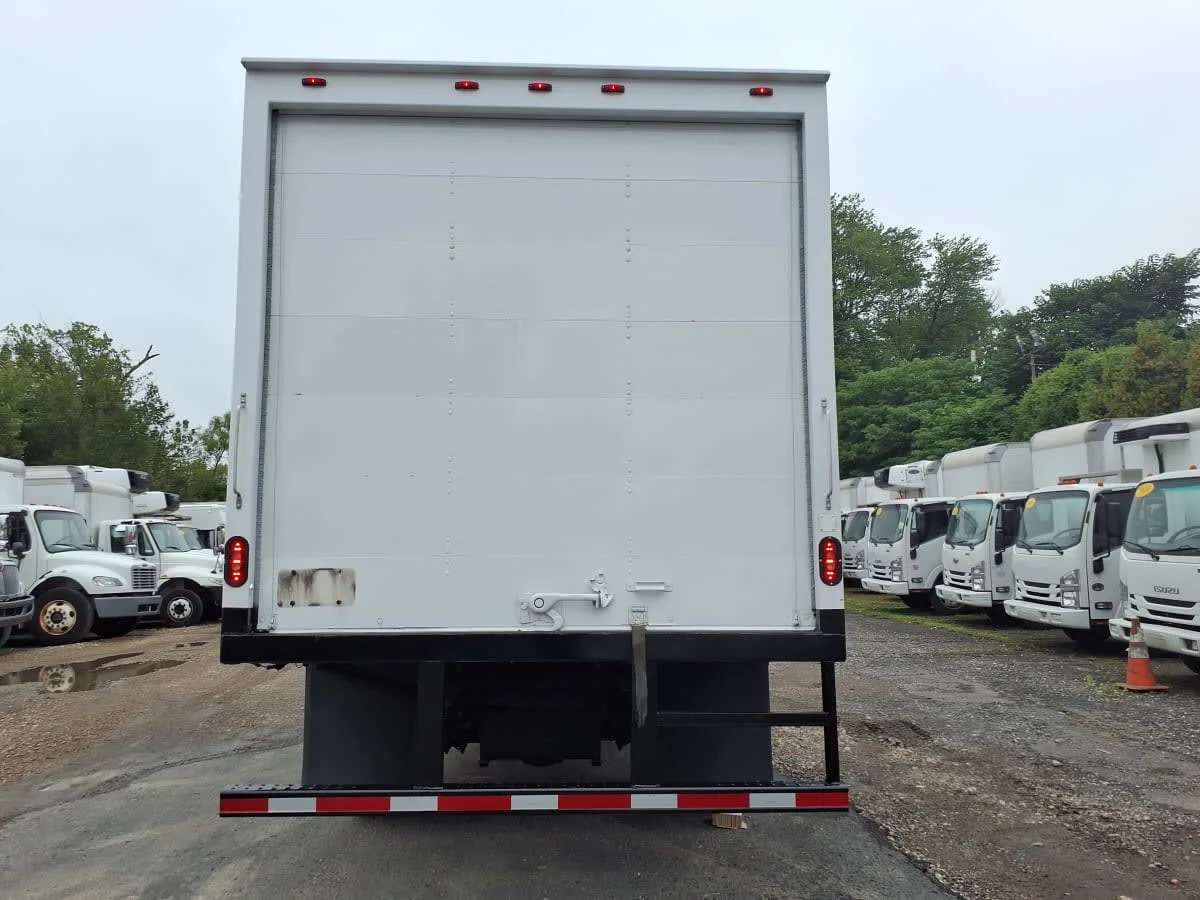 2018 Hino 195 in Bensalem, PA — photo 5