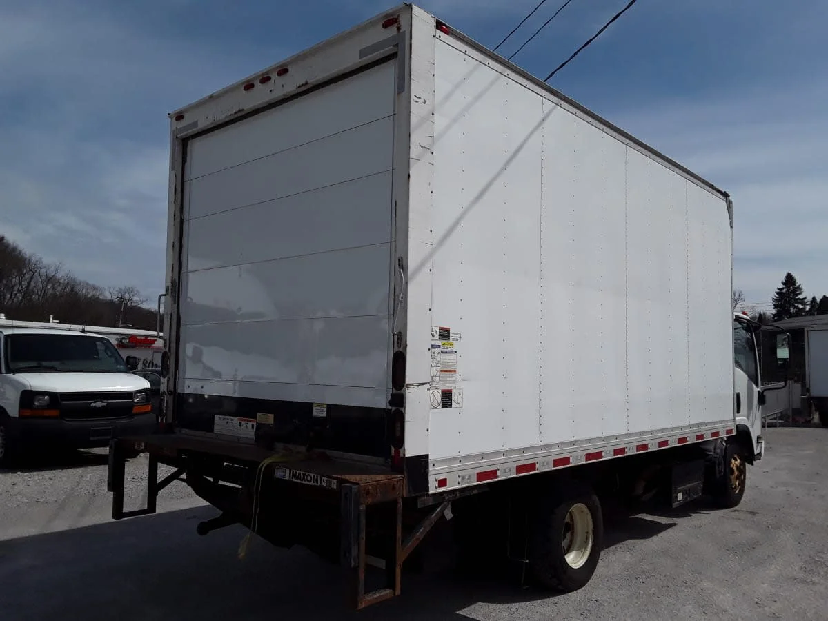 2018 Isuzu NPR - image 4