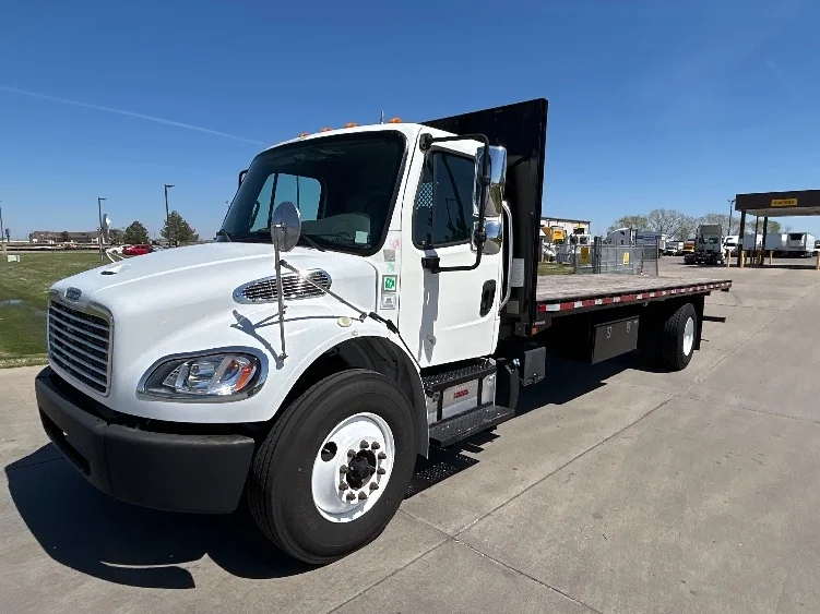 2019 Freightliner M2 106 in Wichita, KS — photo 3