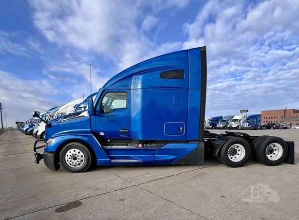2023 Kenworth T680 in Location: Springfield, OH — photo 3