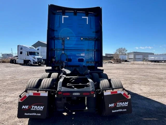 2026 Volvo VNL 860 - image 7
