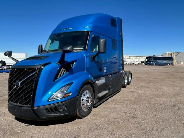 2026 Volvo VNL 860 in Commerce City, CO