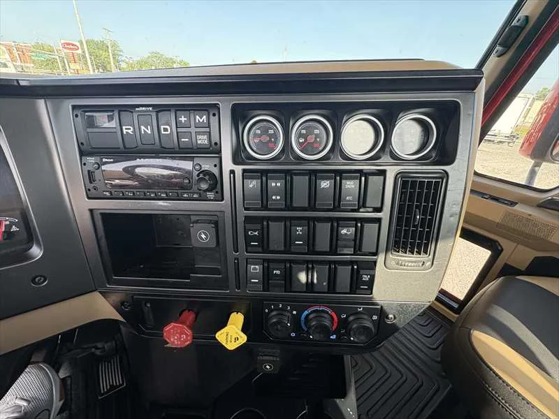 2019 Mack Granite in Memphis, TN — photo 12