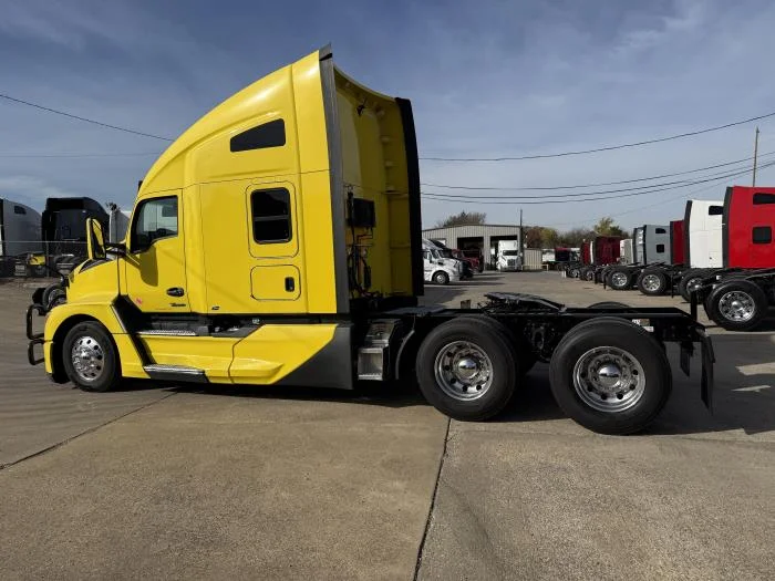 2024 Kenworth T680 - image 40