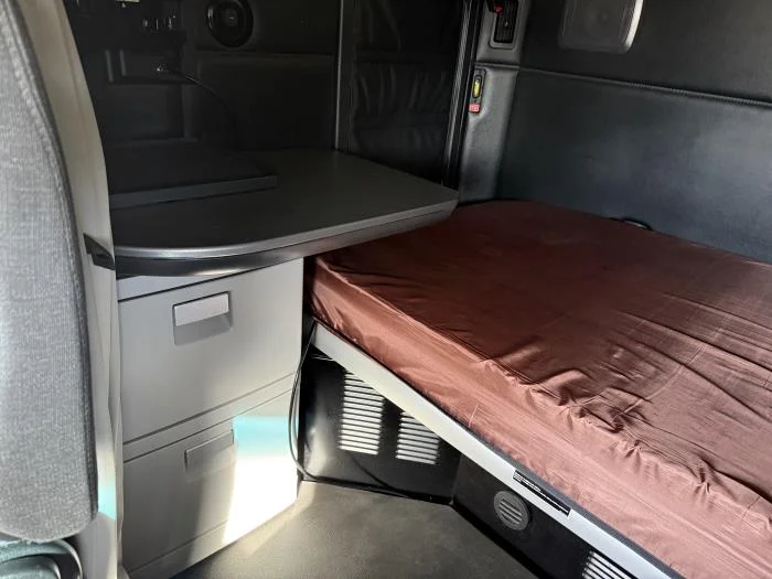 2024 Kenworth T680 - image 14