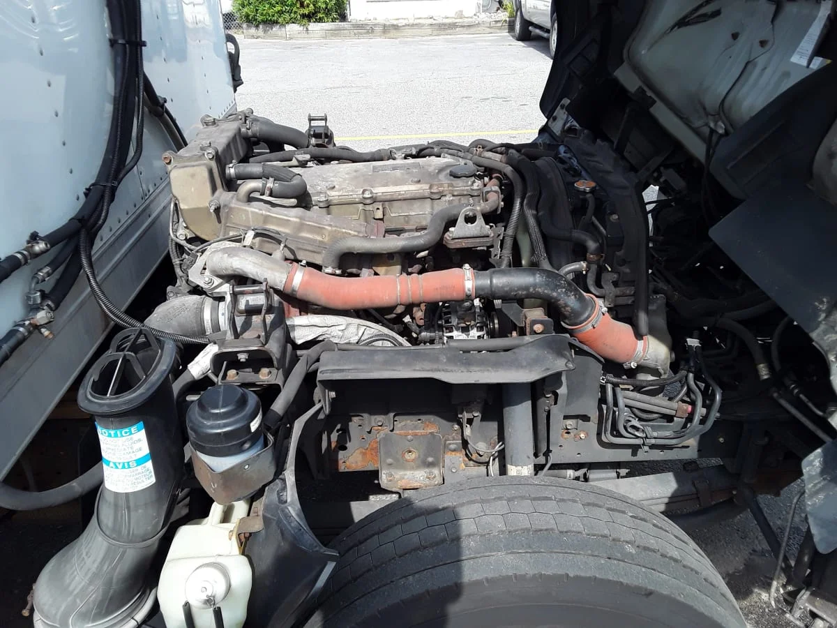 2018 Isuzu NRR in Salisbury, MA — photo 14