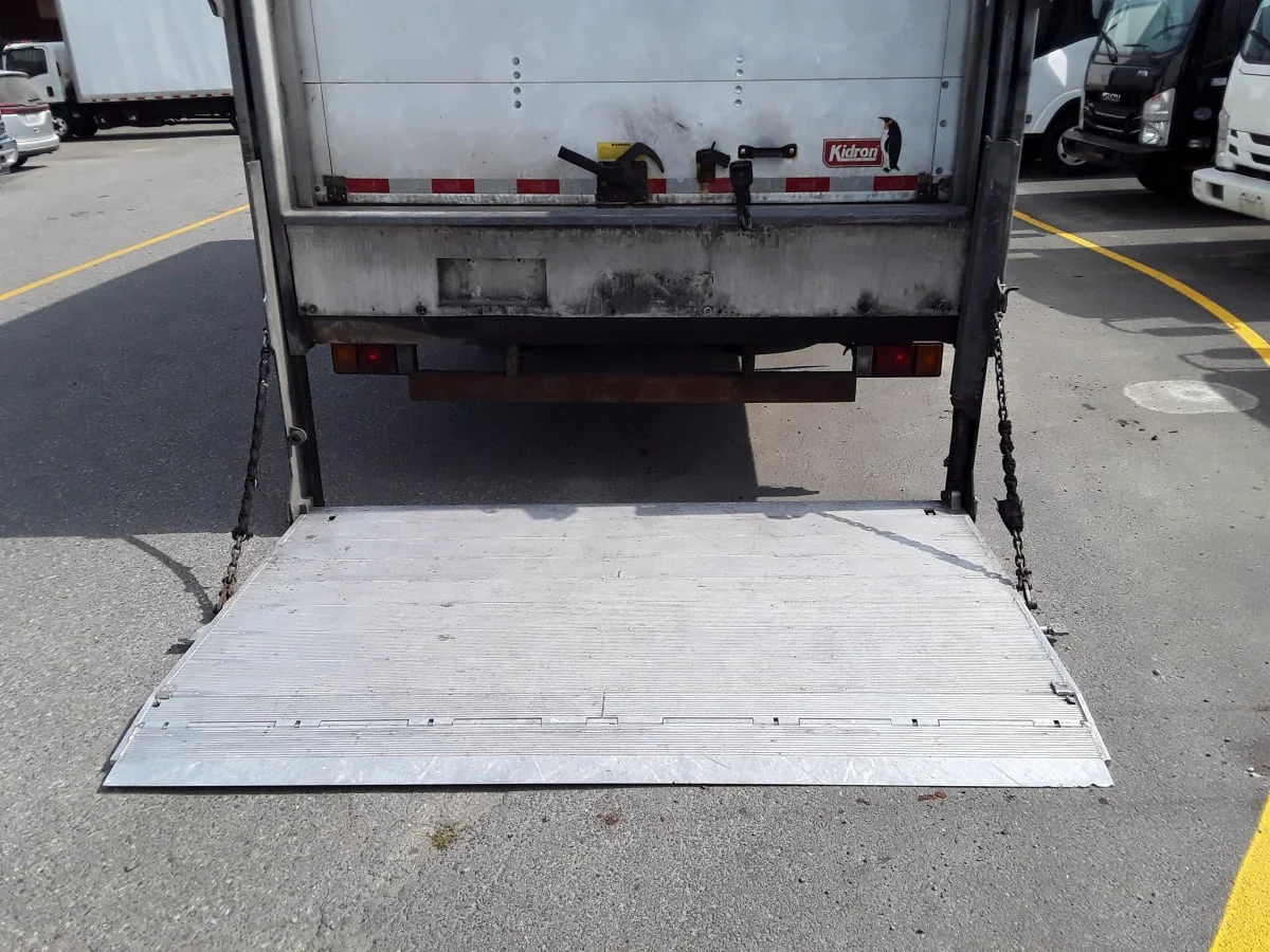 2018 Isuzu NRR in Salisbury, MA — photo 13