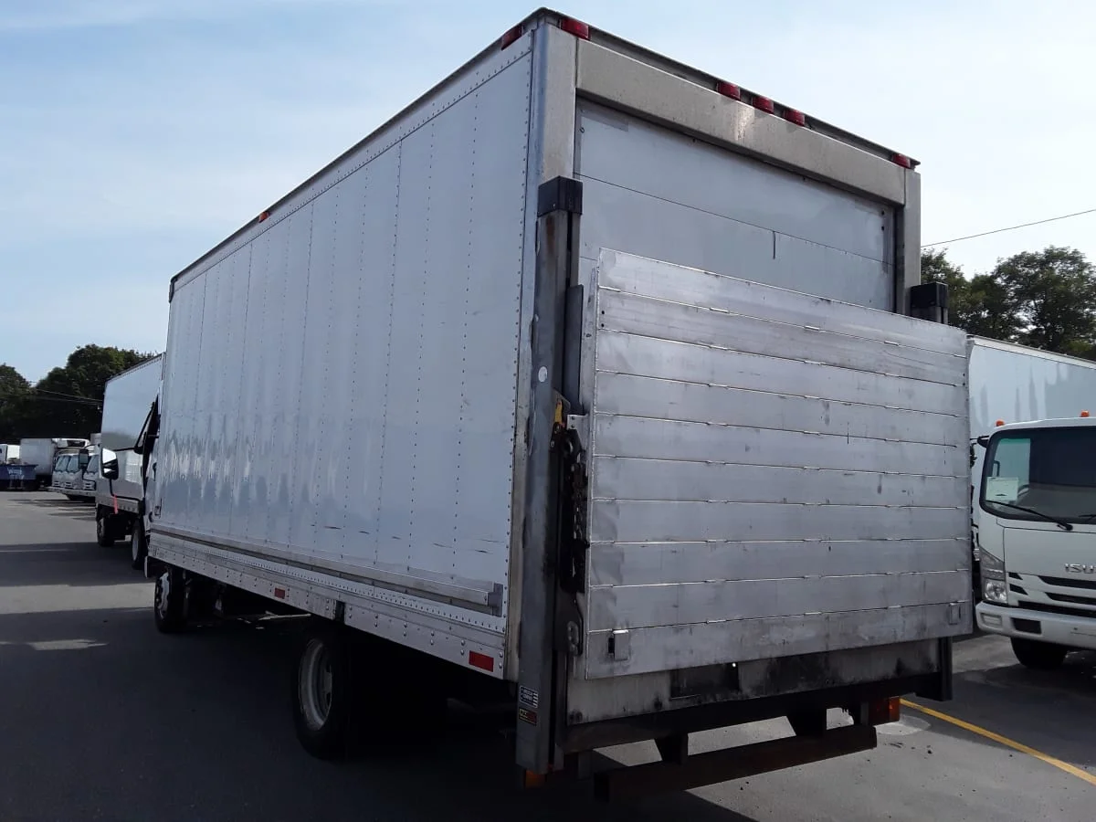 2018 Isuzu NRR in Salisbury, MA — photo 6