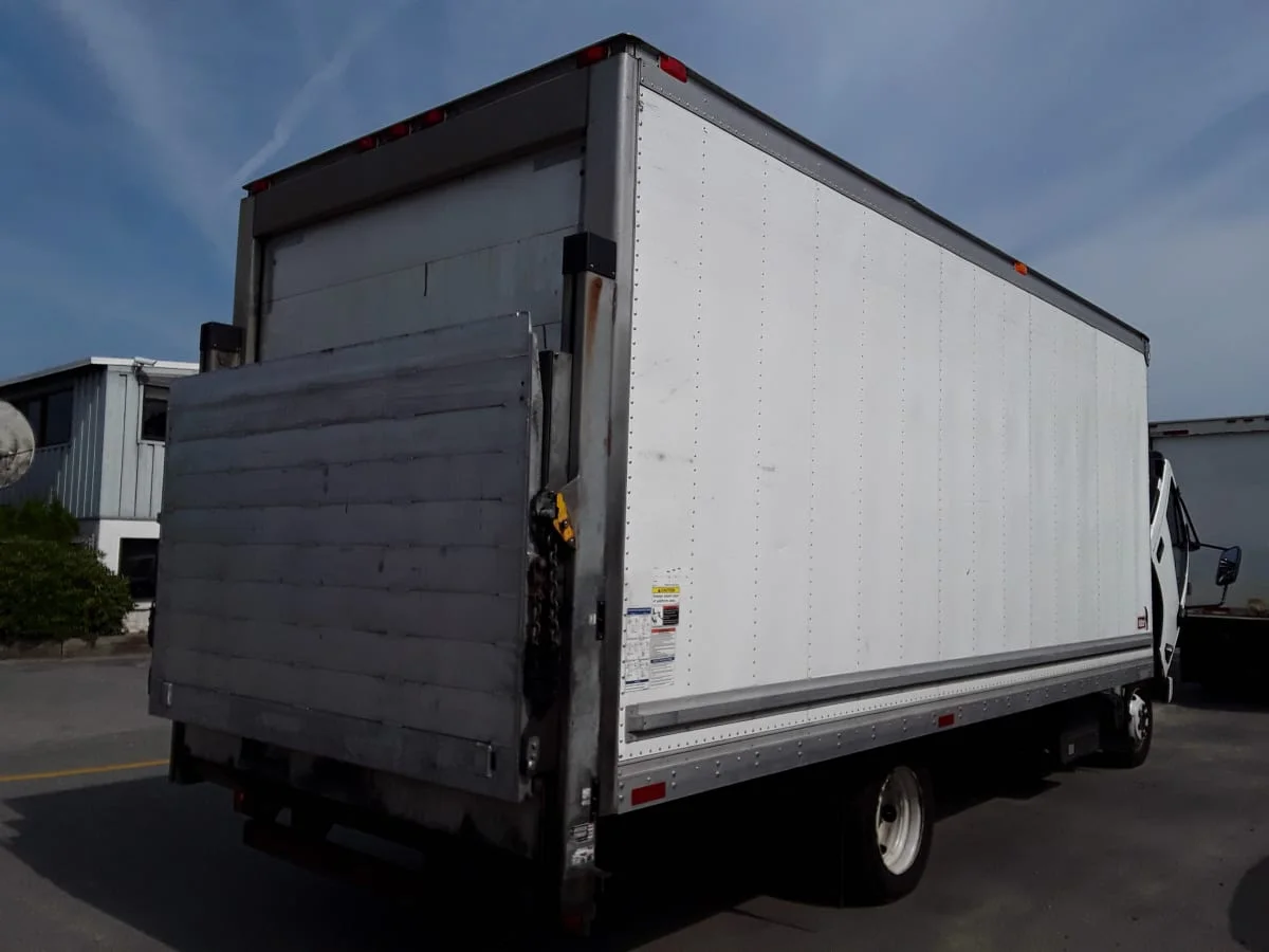 2018 Isuzu NRR in Salisbury, MA — photo 4