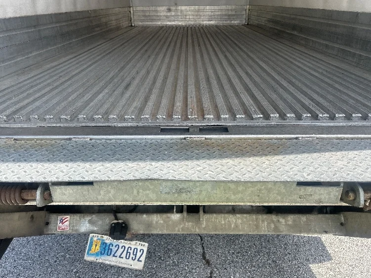 2020 Isuzu NRR in Atlanta (Forest Park), GA — photo 10
