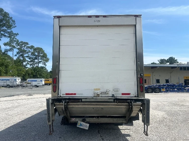 2020 Isuzu NRR in Atlanta (Forest Park), GA — photo 7