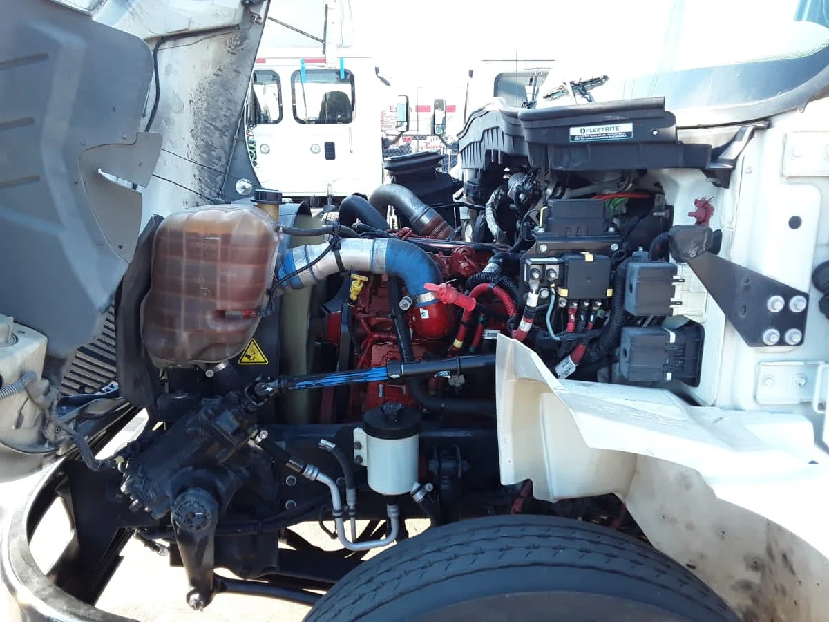 2019 International 4300 - image 10