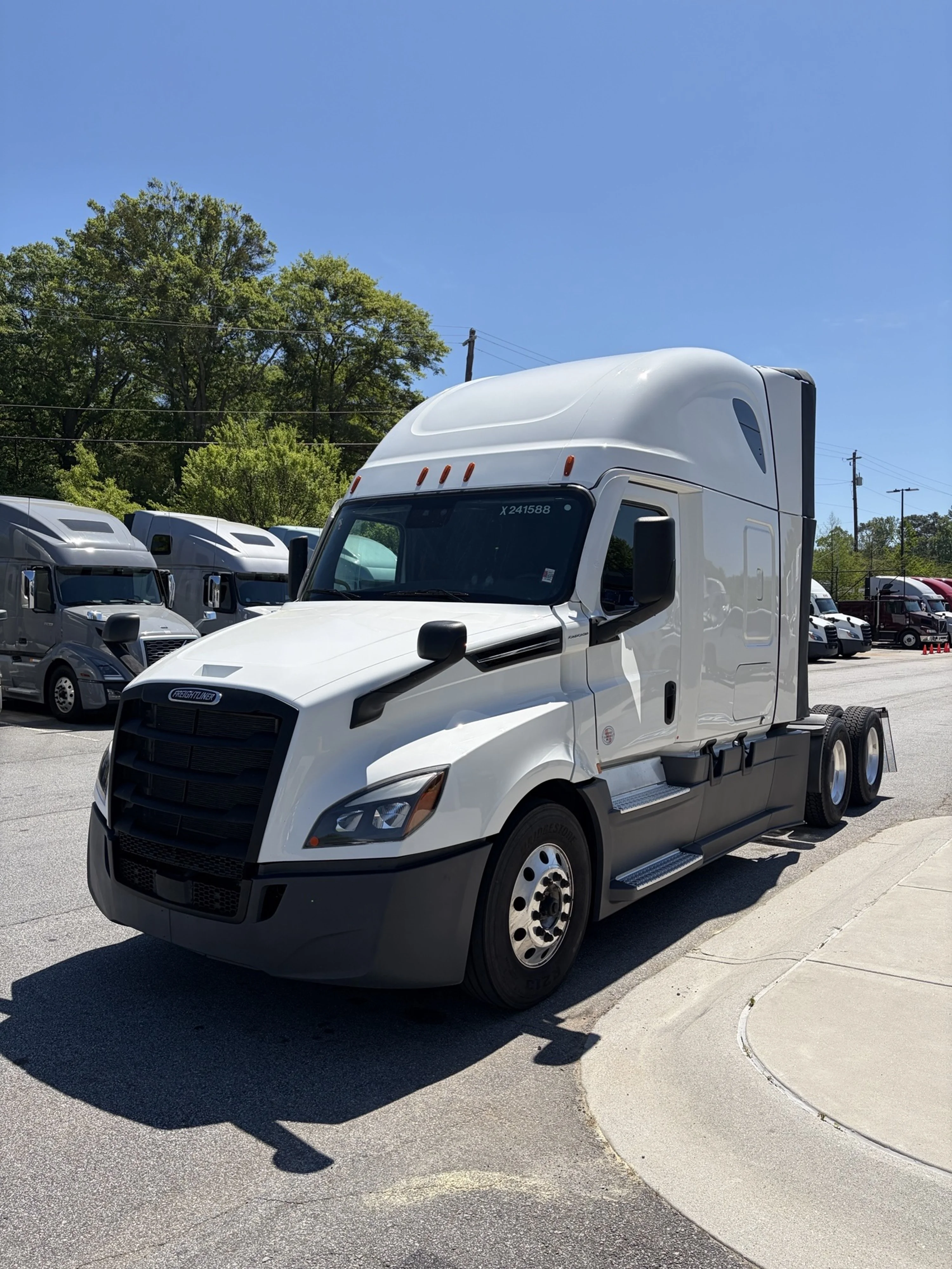 2024 Freightliner Cascadia - image 5