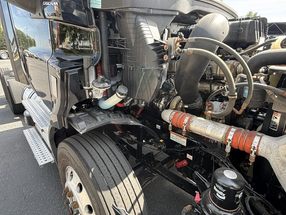 2023 Freightliner Cascadia — photo 17