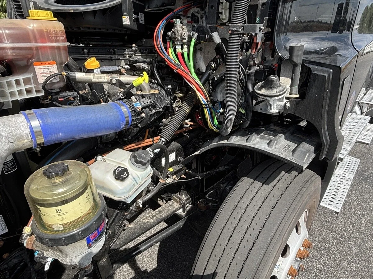 2023 Freightliner Cascadia — photo 14