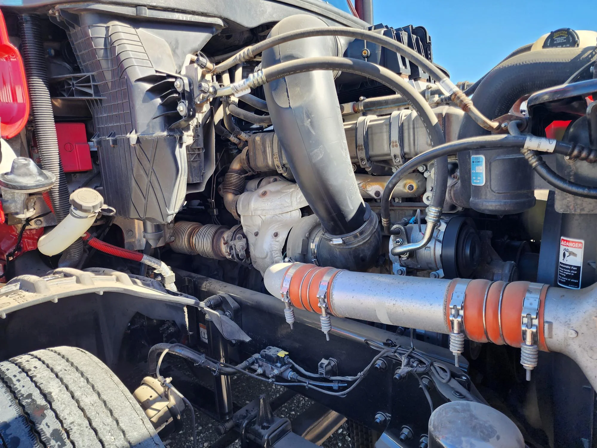 2021 Freightliner Cascadia in Fresno, CA — photo 14
