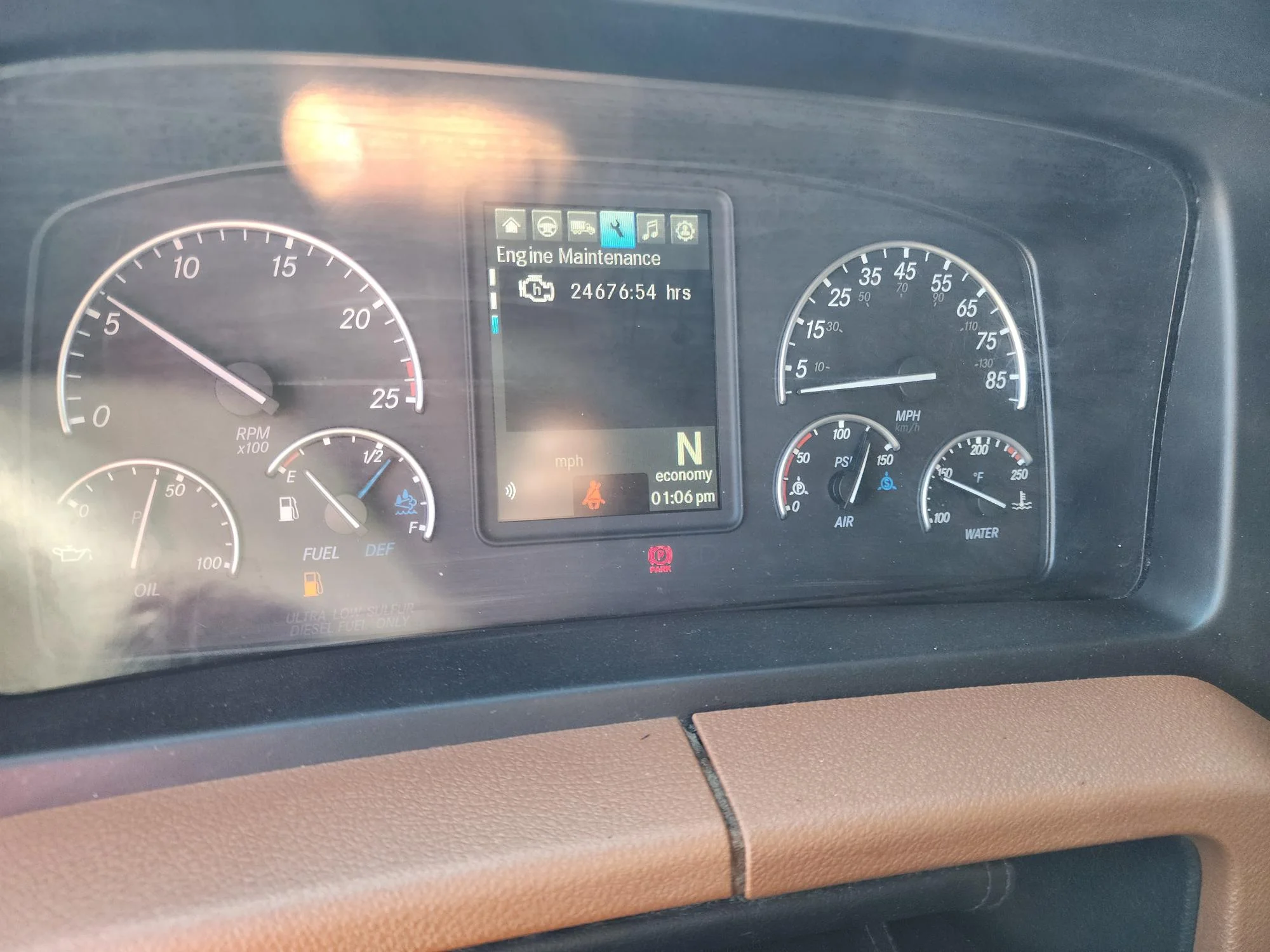 2021 Freightliner Cascadia in Fresno, CA — photo 8