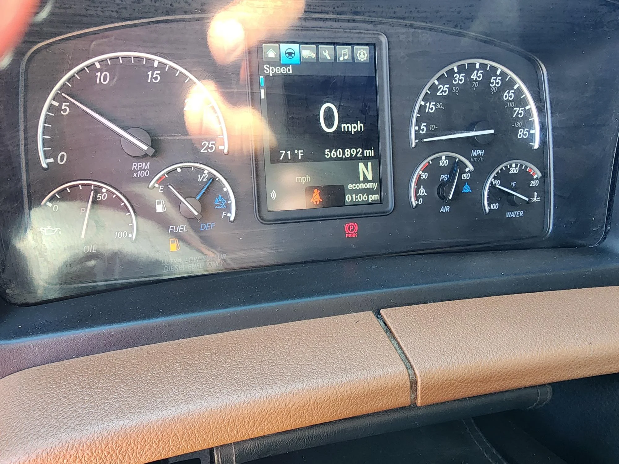 2021 Freightliner Cascadia in Fresno, CA — photo 7