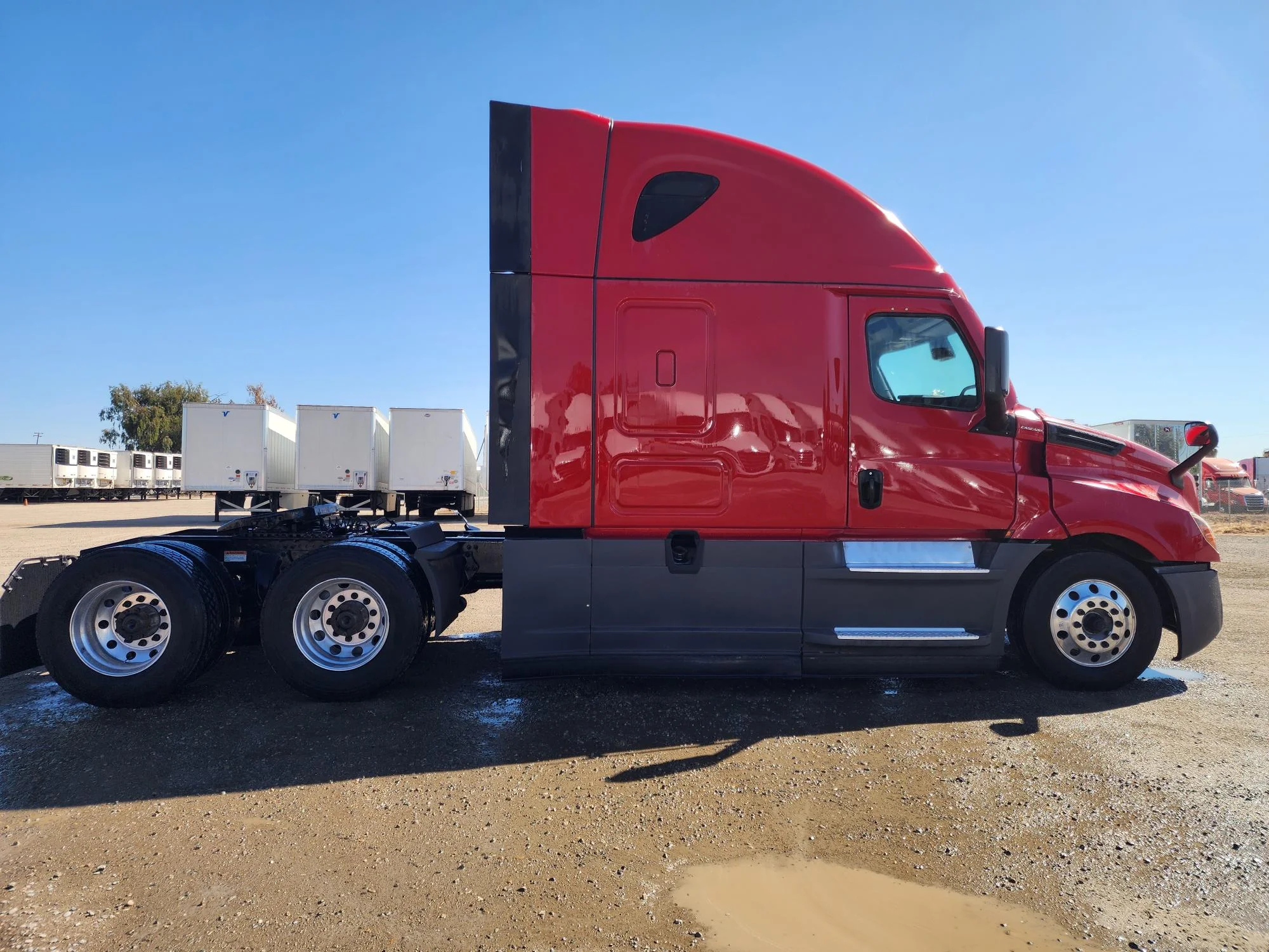 2021 Freightliner Cascadia in Fresno, CA — photo 19