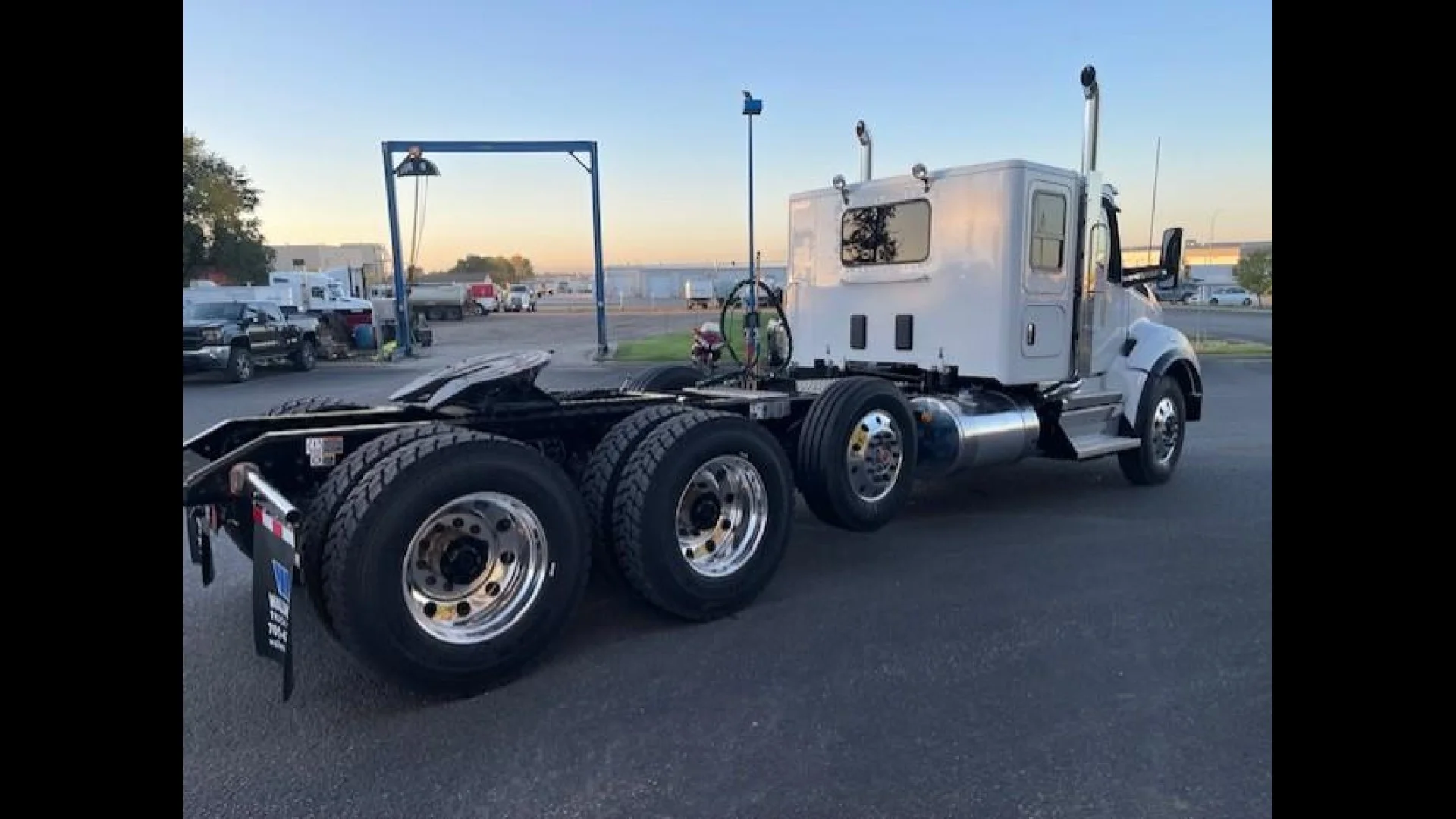2026 Kenworth T880 in Bismarck — photo 4