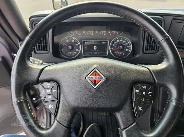 2025 International LT in MN — photo 26