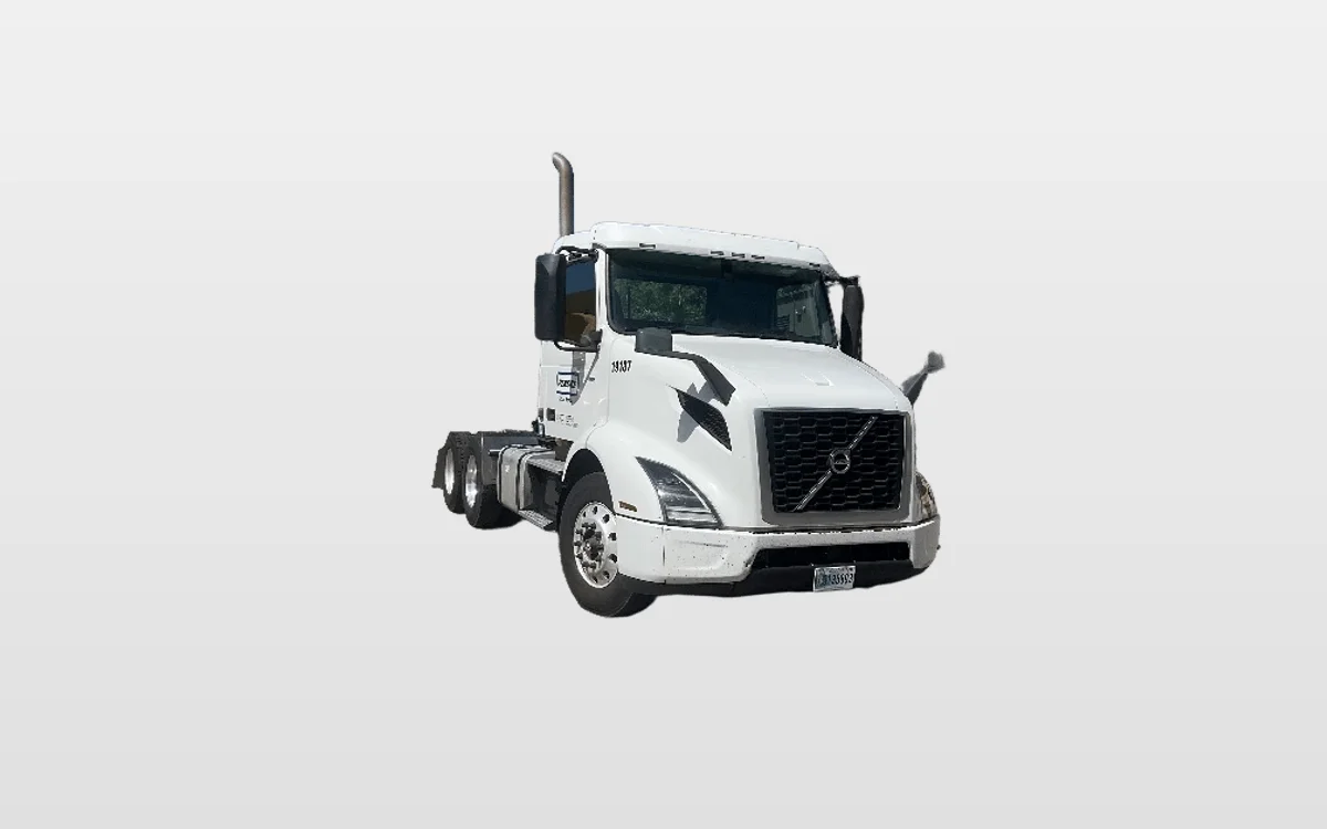 2019 Volvo VNR 640 - image 1