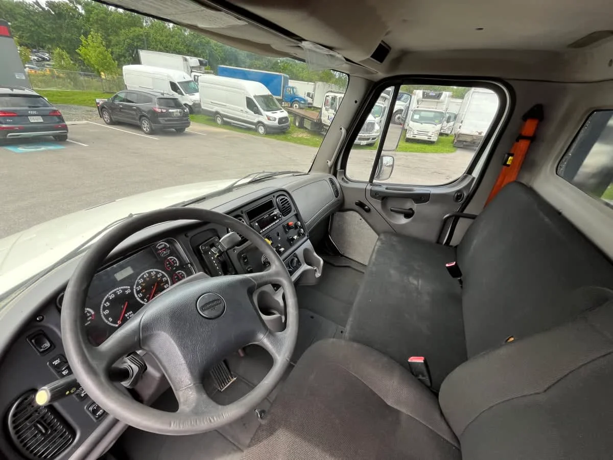 2014 Freightliner M2 106 in Beltsville, MD — photo 7