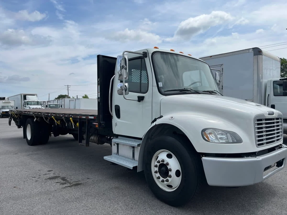 2014 Freightliner M2 106 in Beltsville, MD — photo 3