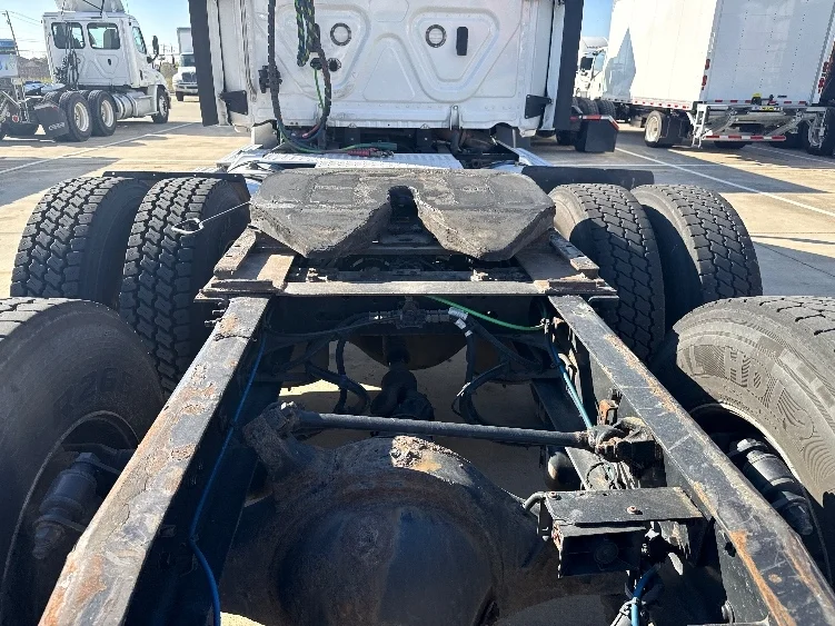 2021 Freightliner Cascadia - image 6