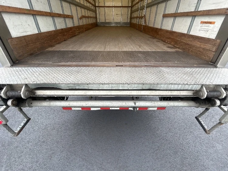 2020 Freightliner eM2 in Cranbury, NJ — photo 10