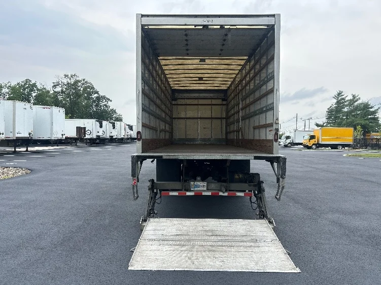2020 Freightliner eM2 in Cranbury, NJ — photo 9