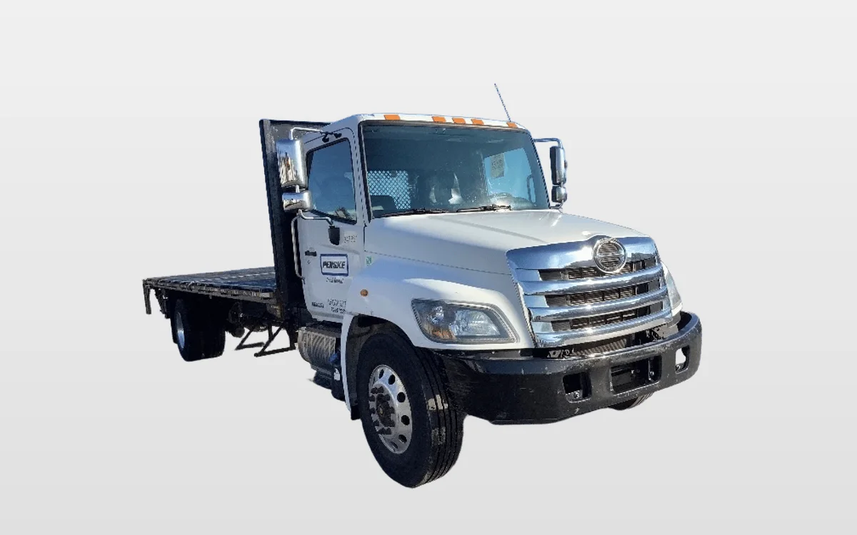 2020 Hino 338 - image 1