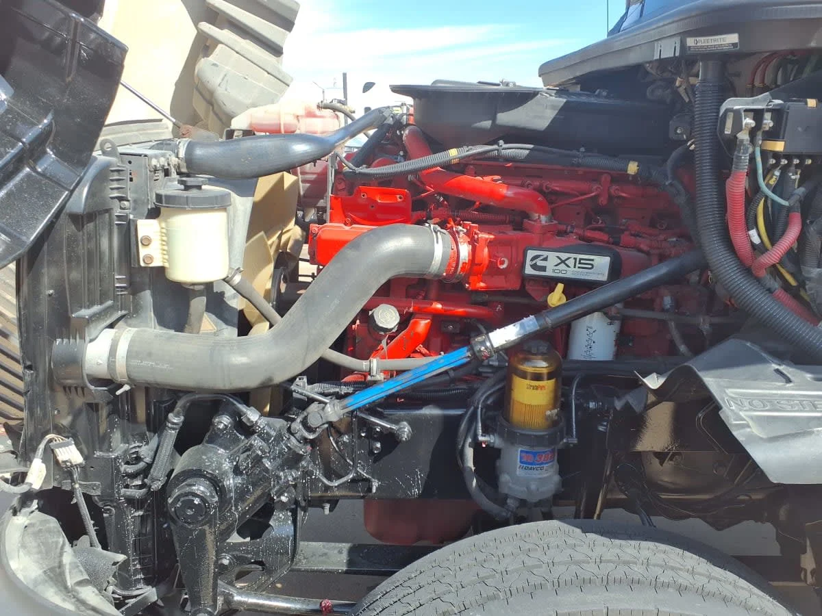 2020 International LT - image 9