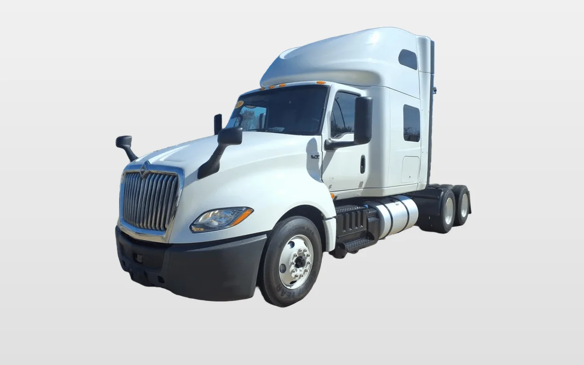 2020 International LT - image 1