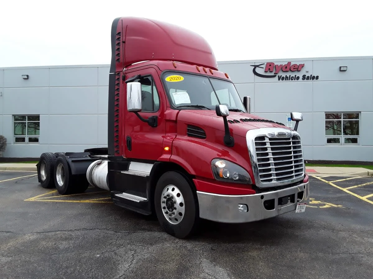 2020 Freightliner Cascadia in Bolingbrook, IL — photo 3
