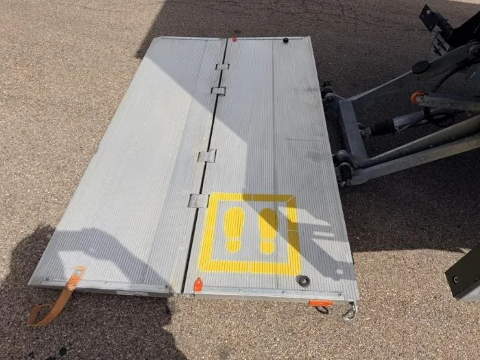 2024 Isuzu NRR - image 5