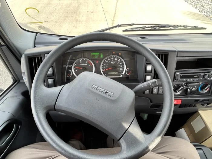 2024 Isuzu NRR - image 13