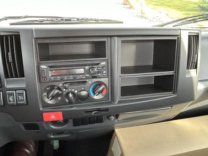 2024 Isuzu NRR - image 14