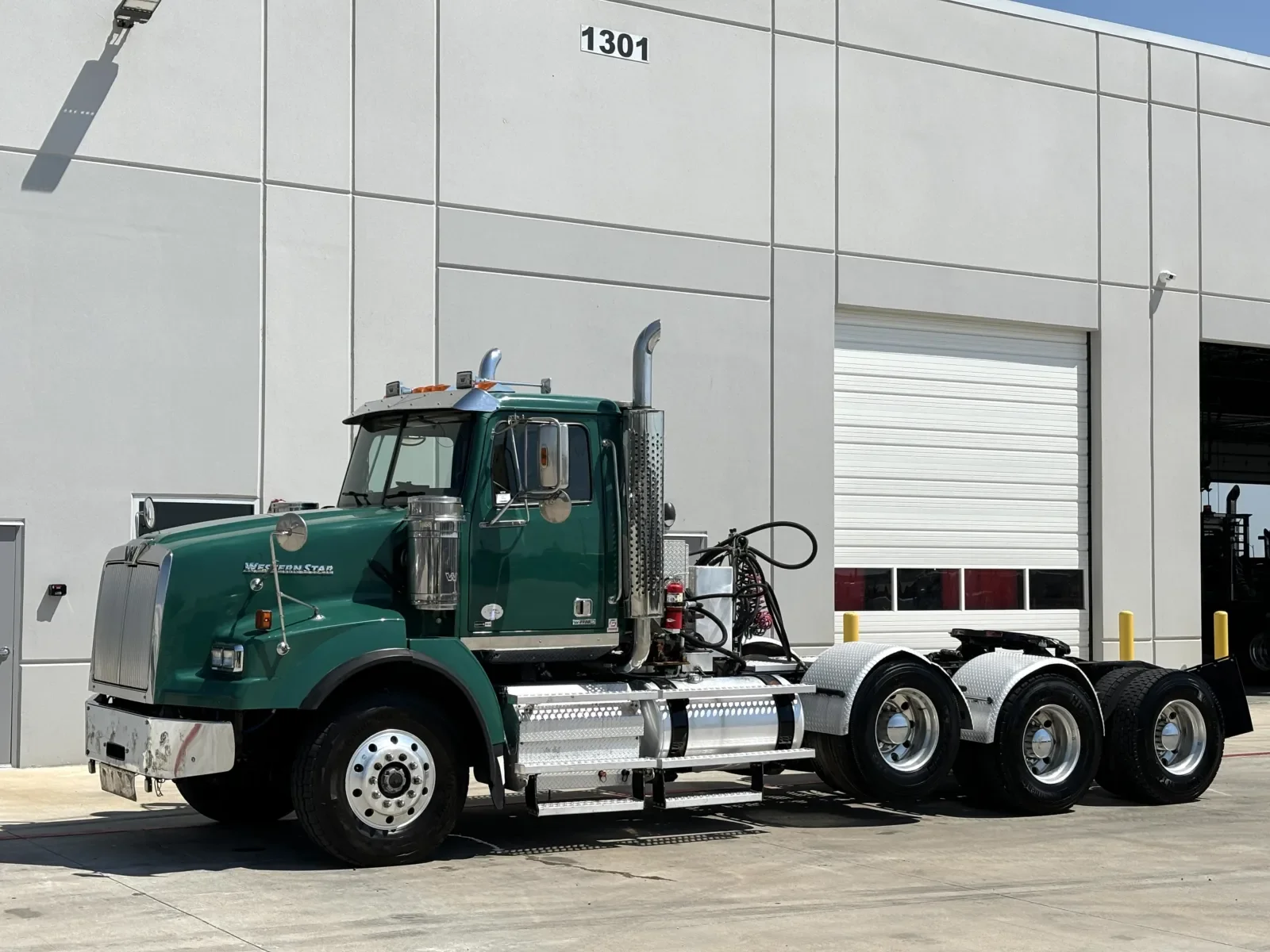 2015 Western Star 4900 in Hutchins, TX — photo 2