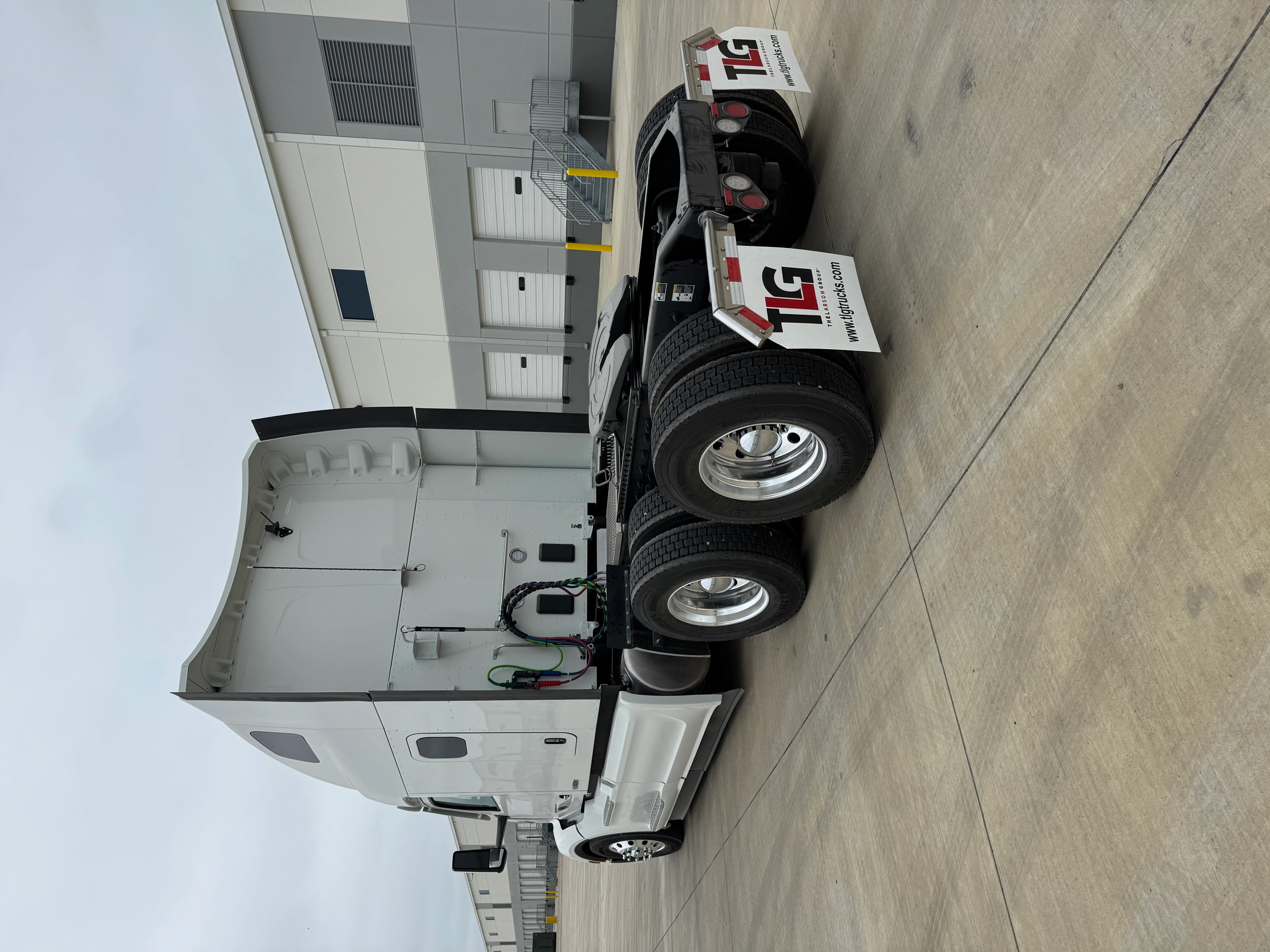 2027 Peterbilt 579 in Dayton, OH — photo 3