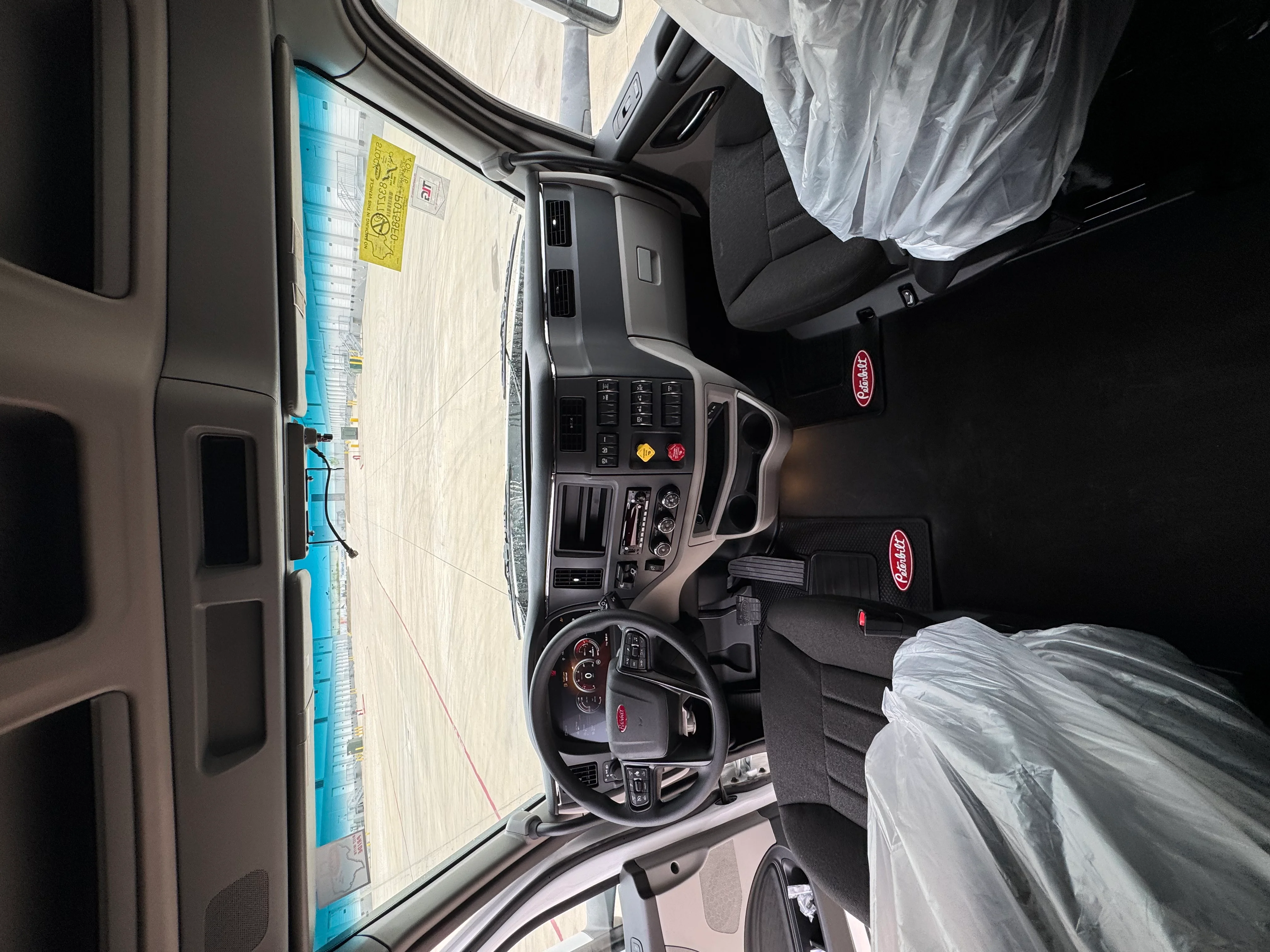 2027 Peterbilt 579 in Dayton, OH — photo 10