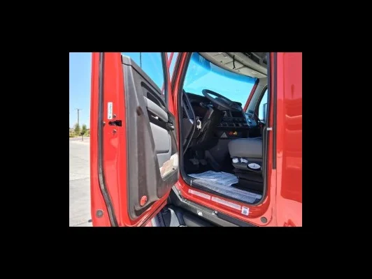 2027 Kenworth T680 in El Paso, TX — photo 18