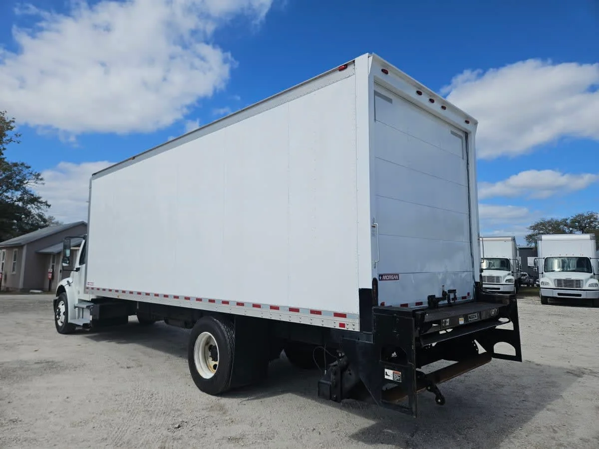 2017 Freightliner M2 106 in Orlando, FL — photo 6
