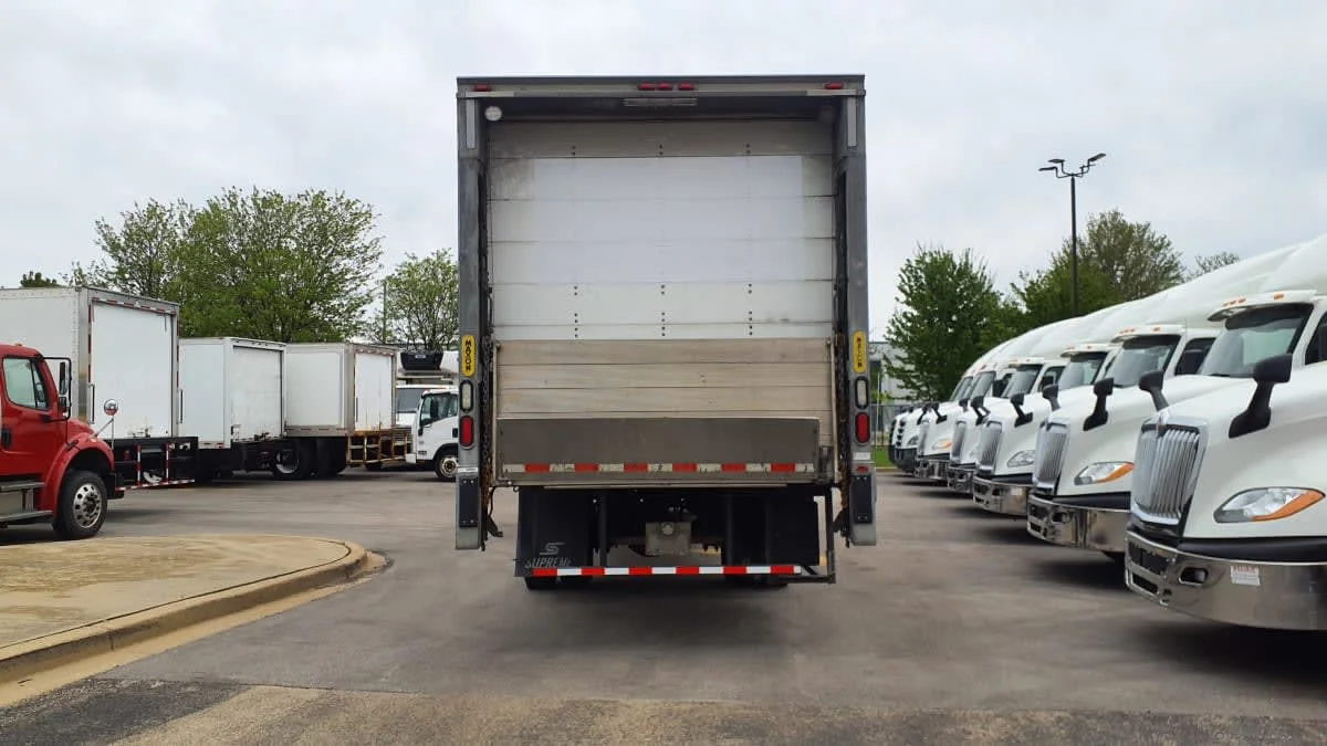 2020 Freightliner M2 106 in Bolingbrook, IL — photo 5